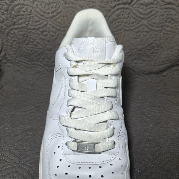 Nike Air Force 1 Low Top \'07 Triple White Light Sneakers Men\'s Size 10 main image 5